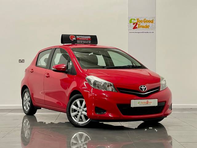 Toyota Yaris 1.33 VVT-i TR 5dr Hatchback Petrol Red