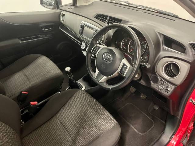 2013 Toyota Yaris 1.33 VVT-i TR 5dr